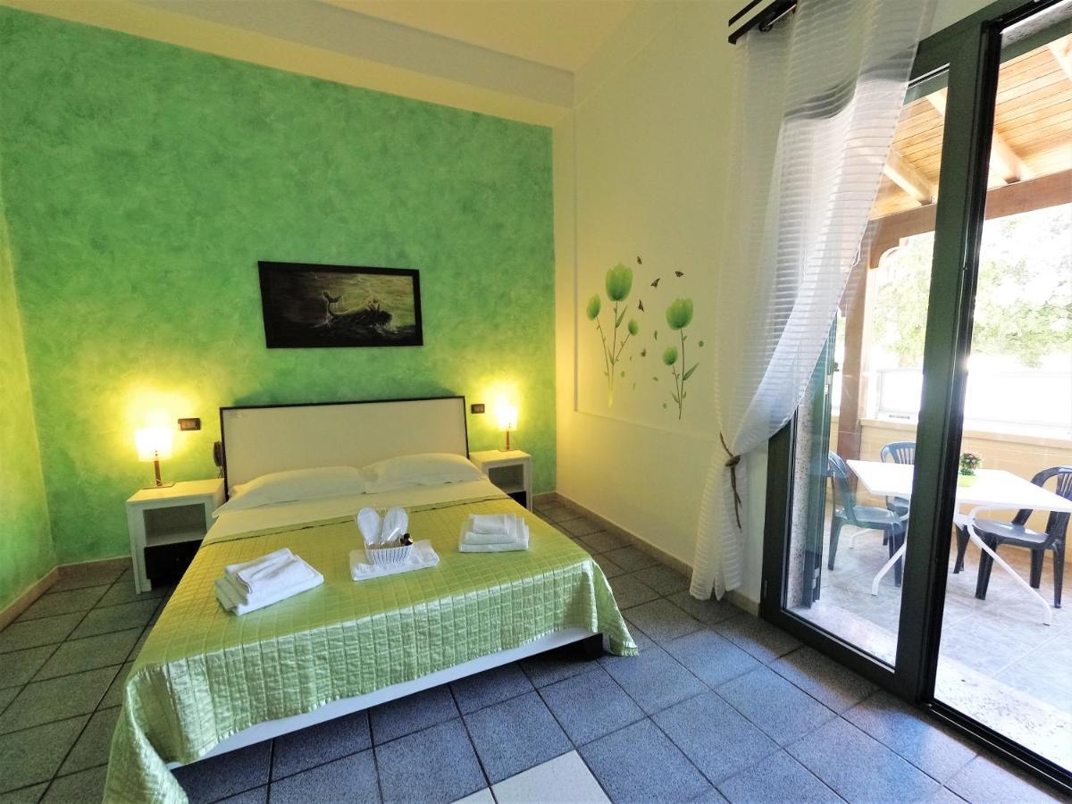 Hotel Alba Chiara Sant'Andrea Salento Екстериор снимка