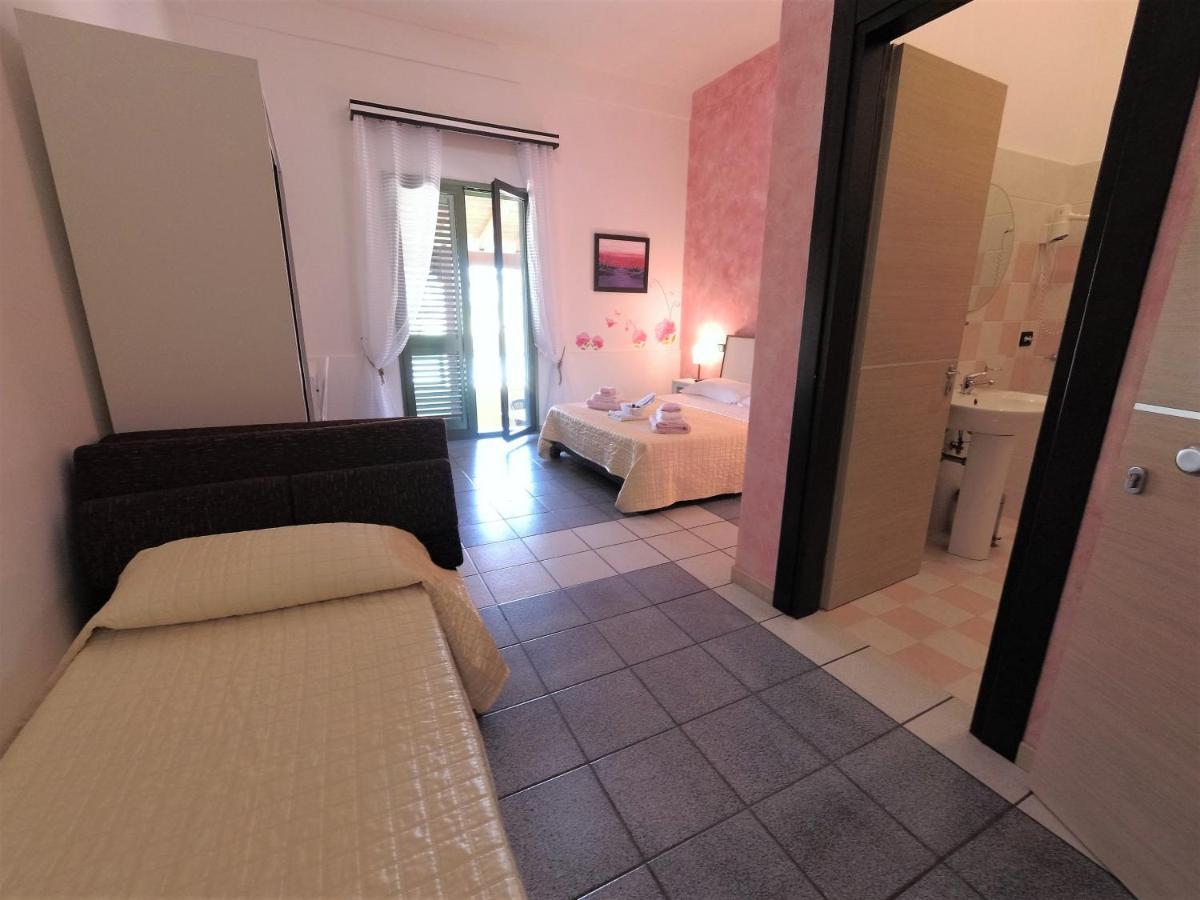 Hotel Alba Chiara Sant'Andrea Salento Екстериор снимка