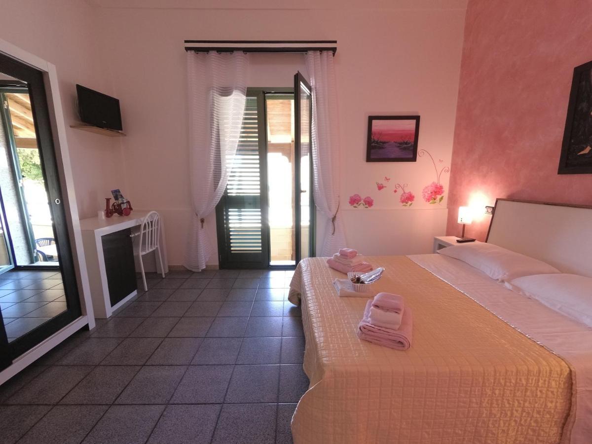 Hotel Alba Chiara Sant'Andrea Salento Екстериор снимка