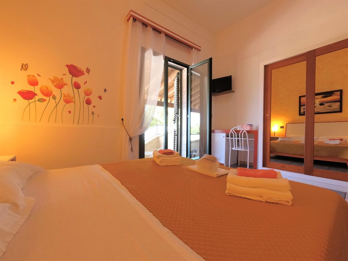 Hotel Alba Chiara Sant'Andrea Salento Екстериор снимка