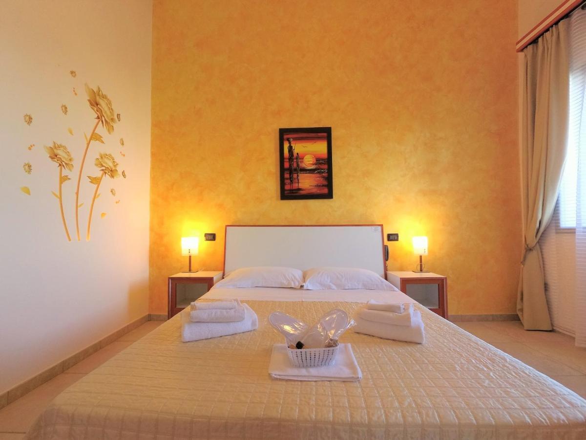 Hotel Alba Chiara Sant'Andrea Salento Екстериор снимка